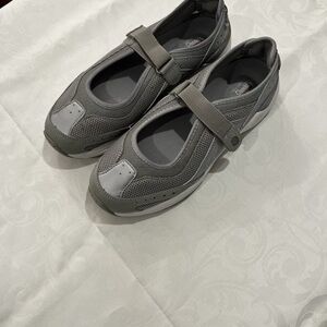 Womens Tony little Cheeks Intense Walking Shoe in grey Size Us 8.5.